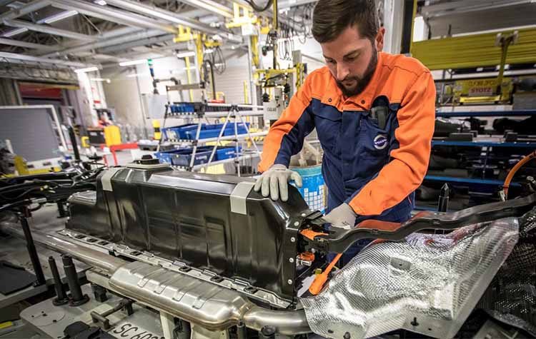 Συμφωνίες δισεκατομμυρίων δολαρίων της Volvo για προμήθεια μπαταριών