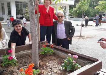 Δενδροφύτευση με… «Καθαρή Γραμμή» της πλατείας Εργατικών Κατοικιών