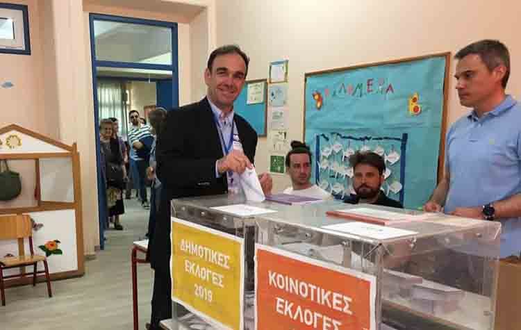 Στο 6ο Δημοτικό Σχολείο Κηφισιάς ψήφισε ο Νίκος Χιωτάκης