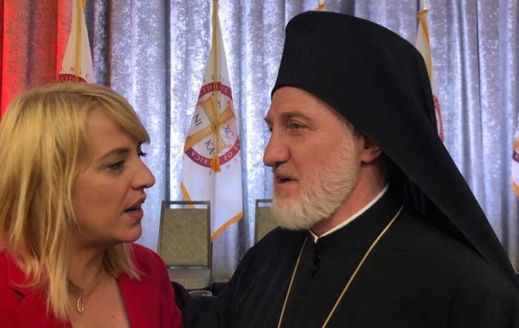 Στην ενθρόνιση του νέου Aρχιεπισκόπου Αμερικής η Ρένα Δούρου