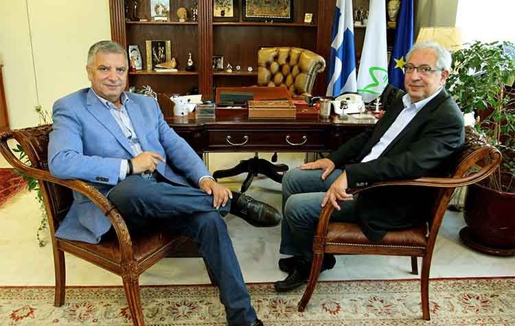 Συνάντηση Πατούλη - Αμπατζόγλου στο δημαρχείο Αμαρουσίου