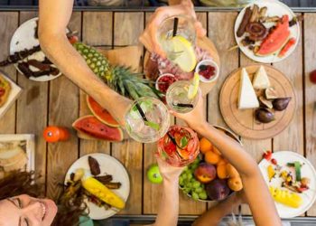 ΕΦΕΤ: Τι πρέπει να προσέχουμε όταν τρώμε έξω