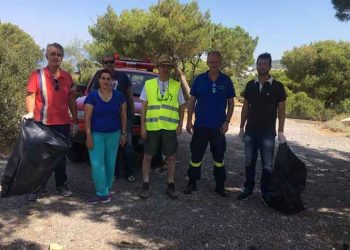 Εθελοντές και περιβαλλοντικοί φορείς καθάρισαν το Δάσος Θεοκλήτου