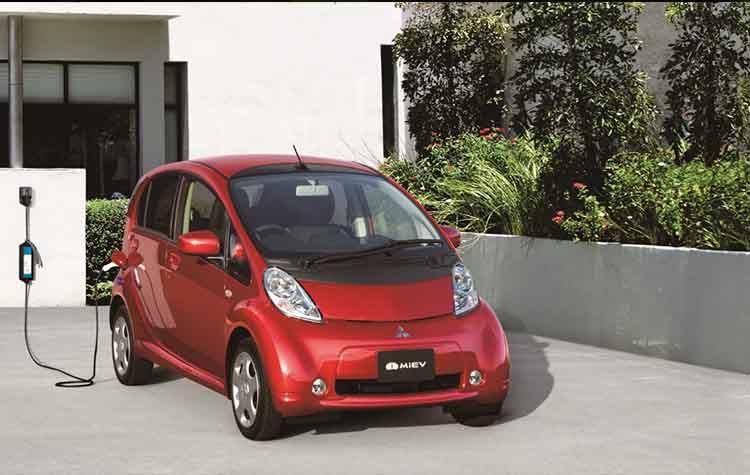 Η Mitsubishi Motors γιορτάζει τη δεκαετία του πρωτοποριακού ηλεκτρικού i - MiEV
