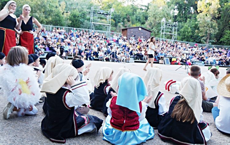 Φεστιβάλ Παραμυθιού γεμάτο από χαμόγελα και συγκίνηση