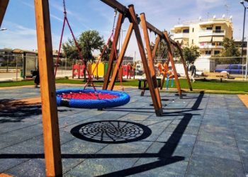 450.000 ευρώ για «λίφτινγκ» στις παιδικές χαρές της πόλης