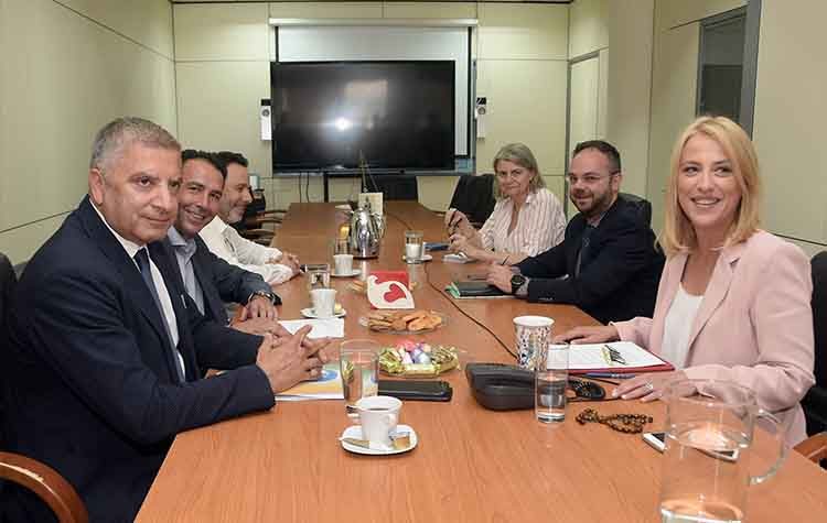 Δούρου - Πατούλης τα είπαν για την Περιφέρεια