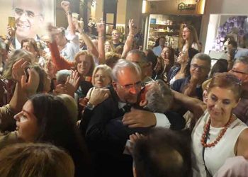 Ανανέωσε τη θητεία του ο Γιώργος Θωμάκος στον Δήμο Κηφισιάς