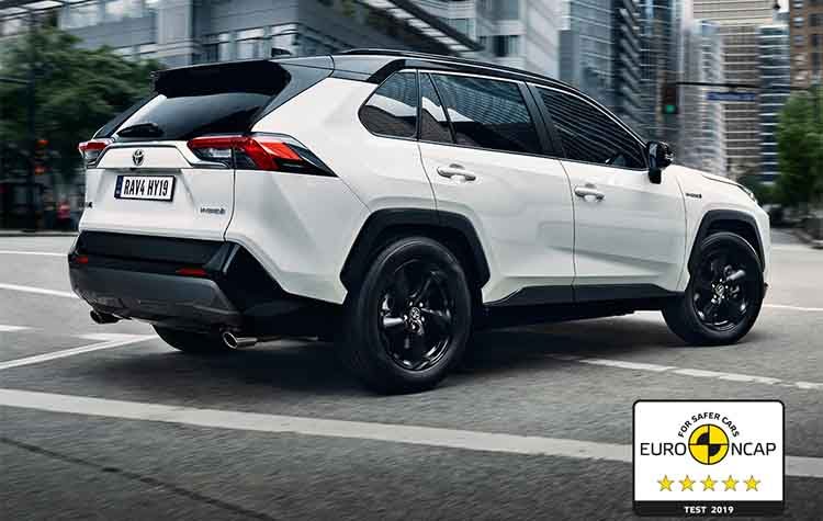 Πέντε αστέρια για Toyota Corolla και RAV4 στις δοκιμές του Euro NCAP