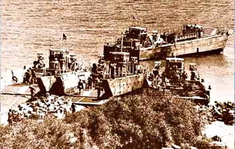 Η εισβολή των Τούρκων στην Κύπρο και το μπάχαλο στη «μητέρα πατρίδα»