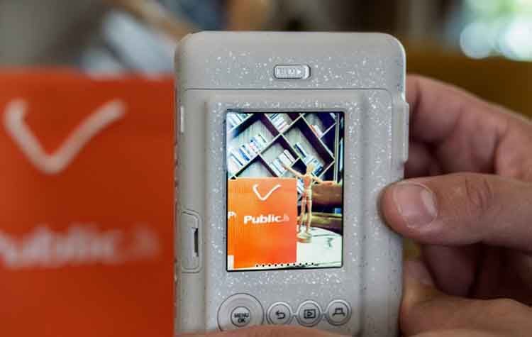 Στο Public η πρώτη αποκλειστική παρουσίαση της νέας σειράς Fujifilm Instax LiPlay