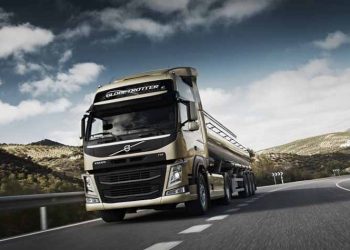 Η Volvo Trucks μειώνει την κατανάλωση, με νέο λογισμικό και κινητήρες