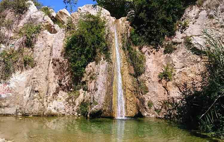 Πεζοπορία στο καταρράκτη του Βαλανάρη στο Ντράφι - Πεντέλης