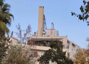 «Λαϊκή Συσπείρωση» κατά κεραίας σε πυκνοκατοικημένη περιοχή