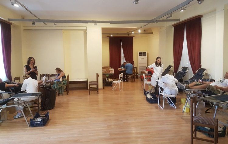 Πιστοί στο ραντεβού τους με την εθελοντική αιμοδοσία οι Ηρακλειώτες