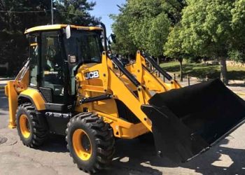 Με νέο εκσκαφέα - φορτωτή ενισχύεται ο στόλος οχημάτων του Δήμου