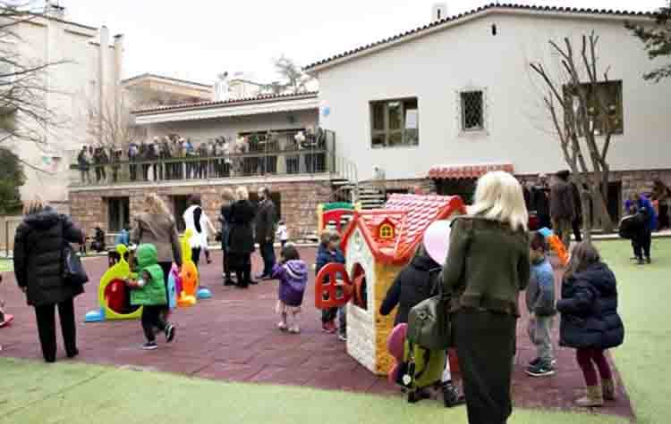 Αιτήσεις επανεγγραφής για τους Παιδικους Σταθμούς έως 30 Αυγούστου