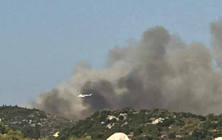 Πυρκαγιά στη Σάμο: Εκκένωση ξενοδοχείων - Στις φλόγες τα Κύθηρα