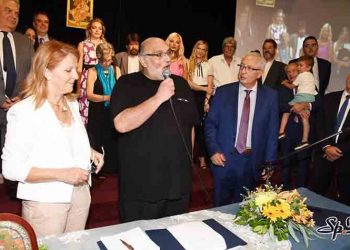 Μανιφέστο - εξπρές «Εκτός των Τειχών» στην ορκωμοσία