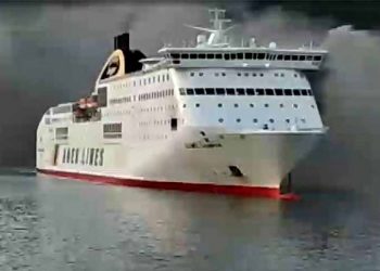 Φλεγόμενο πλοίο με 538 επιβάτες έξω από την Ηγουμενίτσα