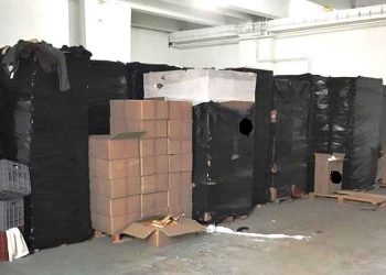 Χιλιάδες λαθραία τσιγάρα σε αποθήκη στην Κηφισιά