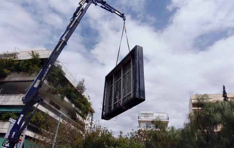 Από Μεσογείων ξεκινά η Περιφέρεια την αφαίρεση παράνομων διαφημιστικών πινακίδων