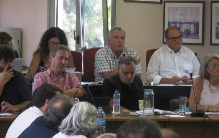 «Τετραπλή» σύμπραξη στη Διοίκηση και συναινετικό Προεδρείο στο Δημοτικό Συμβούλιο