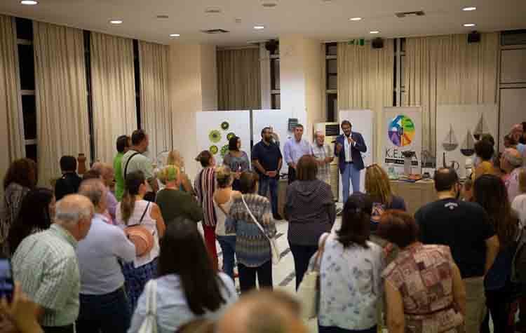 Εγκαινιάστηκε από τον Γ. Νικολαράκο η Έκθεση Κεραμικής στο δημαρχείο Αμαρουσίου