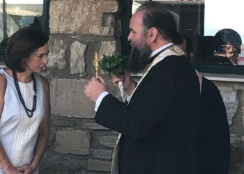 Σε αγιασμούς σχολείων Πεντέλης και Κηφισιάς η αντιπεριφερειάρχης Λουκία Κεφαλογιάννη