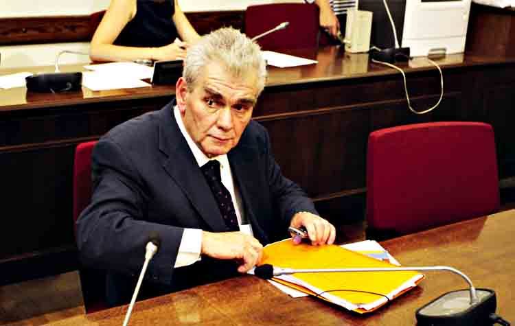 «Φωτιές» με Novartis