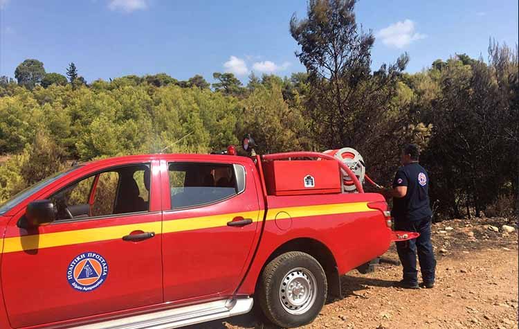 Στην κατάσβεση στη Νέα Μάκρη η Πολιτική Προστασία Αμαρουσίου