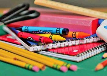 Συγκέντρωση σχολικών ειδών για τα παιδιά των κοινωνικών δομών