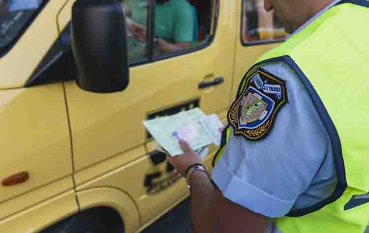 Τροχαία: Έλεγχοι σε σχολικά λεωφορεία - Φυλλάδια στα σχολεία