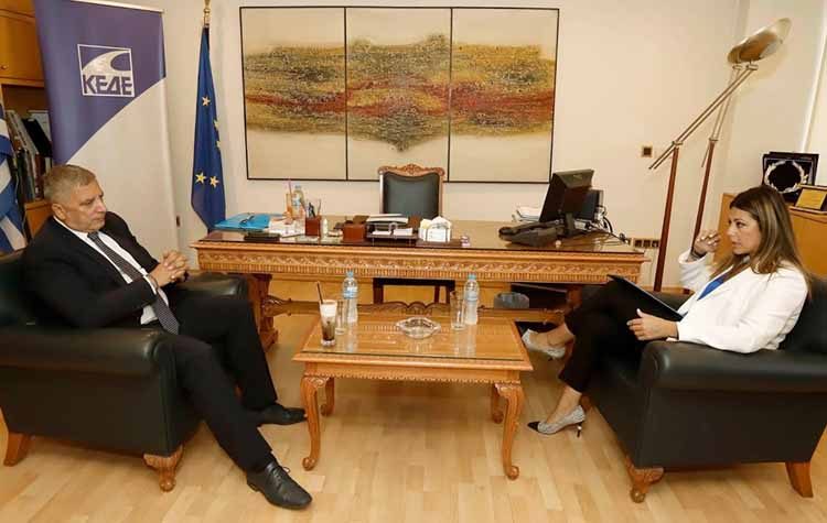 Συνάντηση Ζαχαράκη - Πατούλη για τη στέγαση των αναπληρωτών εκπαιδευτικών