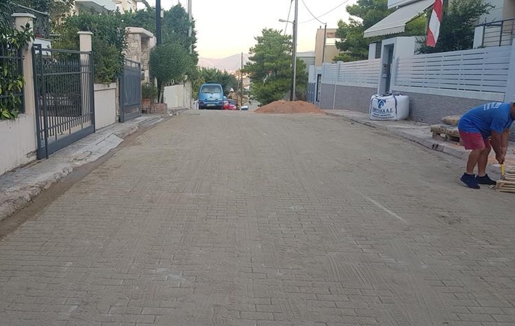 Συνεχίζονται οι τοποθετήσεις κυβόλιθων σε στρατηγικές οδούς της πόλης