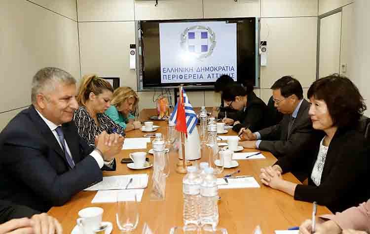 Συνάντηση Πατούλη με την πρέσβη της Κίνας Zhang Qiyue