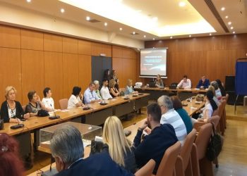 Παλιοί και νέοι εθελοντές κατέκλυσαν την αίθουσα του Δημοτικού Συμβουλίου