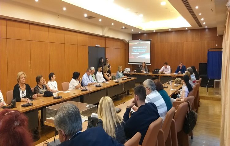 Παλιοί και νέοι εθελοντές κατέκλυσαν την αίθουσα του Δημοτικού Συμβουλίου