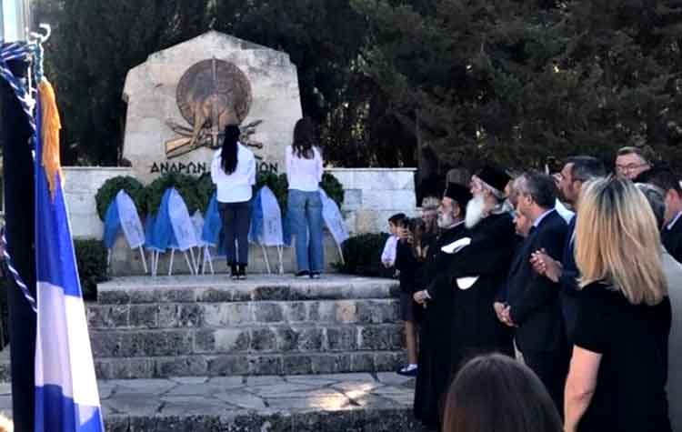 Κατάθεση στεφάνων στα Ηρώα Πεσόντων Παπάγου και Χολαργού