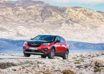 Η Opel συνεχίζει την… ηλεκτρική της επέλαση