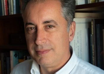 Νέος καλλιτεχνικός διευθυντής στο δημοτικό Ωδείο ο Νέστωρ Ταίηλορ