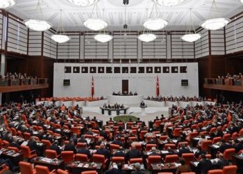 Τουρκικό κοινοβούλιο: «Πράσινο φως» για «χτυπήματα» σε Συρία και Ιράκ