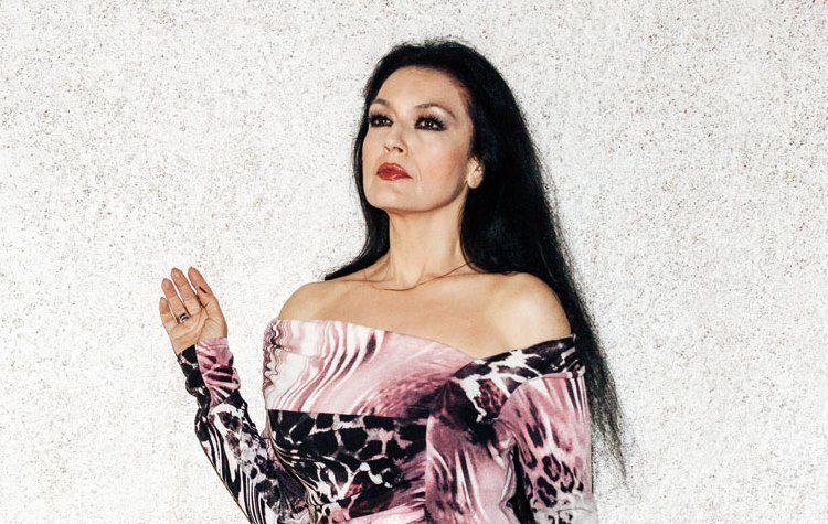 Η Ελένη Φιλίνη στον Χολαργό με τραγούδια από το παλιό καλό σινεμά