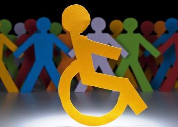 «Πιασμένοι χέρι – χέρι» στο Δημαρχείο για την Παγκόσμια Ημέρα Ατόμων με Αναπηρία