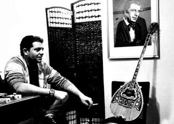 Ο Γρηγόρης Μπιθικώτσης τραγουδάει Μπιθικώτση