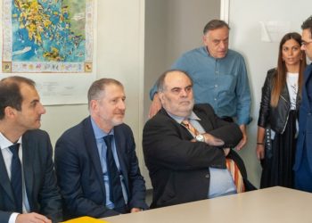 Ευρωπαίοι και κυβερνητικοί αξιωματούχοι στο παράρτημα Ρομά του Δήμου