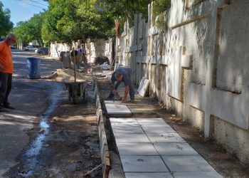 Μιχάλης Καυγαλάκης: «Συνεχίζονται οι εργασίες κατασκευής πεζοδρομίων στη Νέα Ερυθραία»