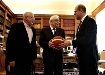 Στον Πρόεδρο της Δημοκρατίας ο γ.γ. της FIBA Ανδρέας Ζαγκλής