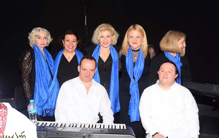 Μελωδίες… εθελοντισμού «γέμισαν» το Αμφιθέατρο «Μίκης Θεοδωράκης»