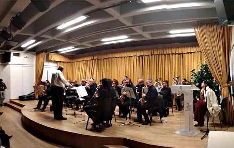 «Μύρισαν» Χριστούγεννα από τη συναυλία της Φιλαρμονικής του Δήμου